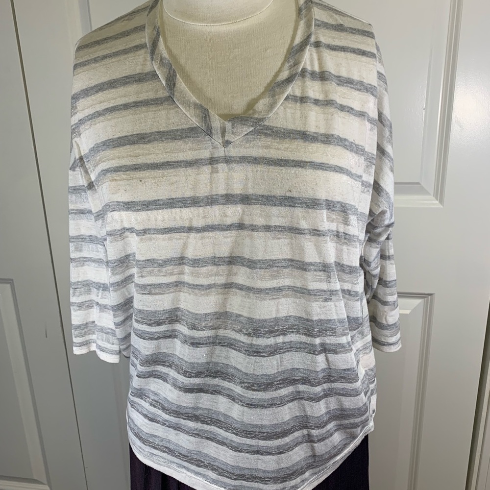 Edge Lightweight 3/4 Sleeve Top